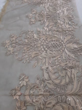 Load image into Gallery viewer, Mariab Patch Cut Work Style