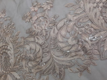 Load image into Gallery viewer, Mariab Patch Cut Work Style