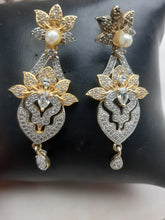 Load image into Gallery viewer, Gold Platted Earings