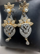 Load image into Gallery viewer, Gold Platted Earings