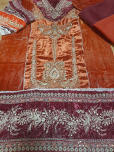 Load image into Gallery viewer, Sana Safinaz 3-piece Velvet