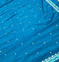 Load image into Gallery viewer, Zaha by khadija Shah Shawl