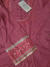 Load image into Gallery viewer, Mariab Frock Pret / Ready to Wear