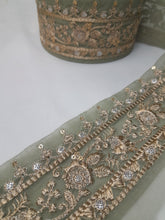 Load image into Gallery viewer, Mariab Neckline & Patch Set