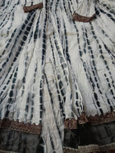 Load image into Gallery viewer, Mariab Frock Pret / Ready To Wear