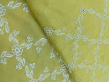 Load image into Gallery viewer, Mariab Fabric Luxe Qureshia style