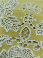 Load image into Gallery viewer, Mariab Fabric Luxe Qureshia style