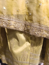 Load image into Gallery viewer, Mariab 2-Piece Ready To Wear