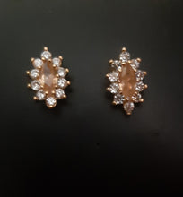 Load image into Gallery viewer, Gold Plated Tops / Studds