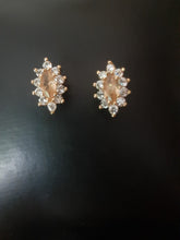 Load image into Gallery viewer, Gold Plated Tops / Studds