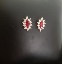 Load image into Gallery viewer, Gold Plated Tops / Studds