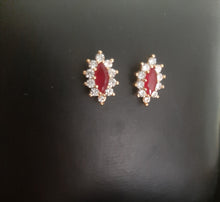 Load image into Gallery viewer, Gold Plated Tops / Studds