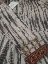 Load image into Gallery viewer, Mariab Frock Pret / Ready To Wear