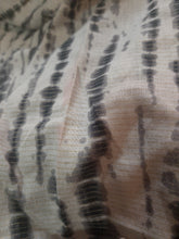 Load image into Gallery viewer, Mariab Frock Pret / Ready To Wear