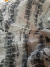 Load image into Gallery viewer, Mariab Frock Pret / Ready To Wear