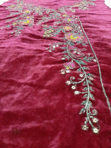 Mariab Neckline Velvet