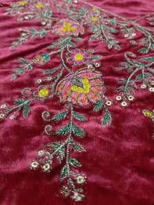 Mariab Neckline Velvet
