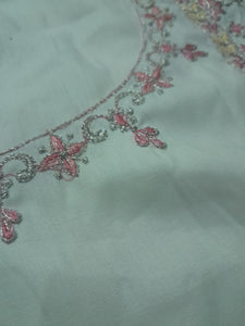 Mariab Neckline / Chester