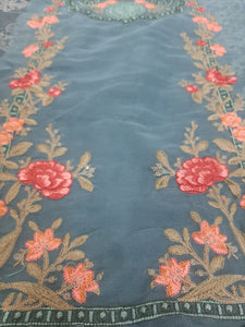 Mariab Centre Panel / Neckline