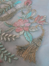 Load image into Gallery viewer, Republic Neckline
