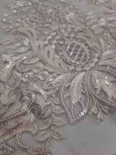 Load image into Gallery viewer, Mariab Patch Cut Work Style
