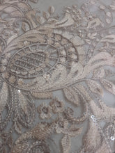 Load image into Gallery viewer, Mariab Patch Cut Work Style
