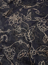 Load image into Gallery viewer, Mariab Duppta Fabric

