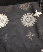 Load image into Gallery viewer, Mariab Duppta Fabric
