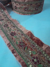 Load image into Gallery viewer, Mariab Patch Velvet
