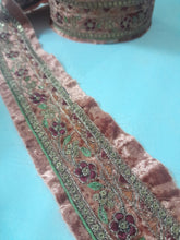 Load image into Gallery viewer, Mariab Patch Velvet
