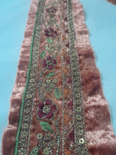Load image into Gallery viewer, Mariab Patch Velvet
