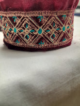Load image into Gallery viewer, Mariab Patch Velvet
