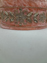 Load image into Gallery viewer, Mariab Patch velvet
