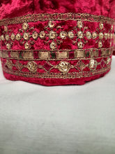 Load image into Gallery viewer, Mariab Patch Velvet

