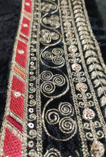 Load image into Gallery viewer, Mariab Patch velvet
