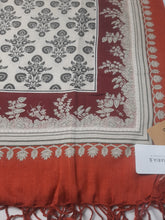 Load image into Gallery viewer, Mariab Shawl wool Ready to wear
