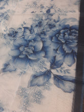Load image into Gallery viewer, Mariab Duppta Printed Organza
