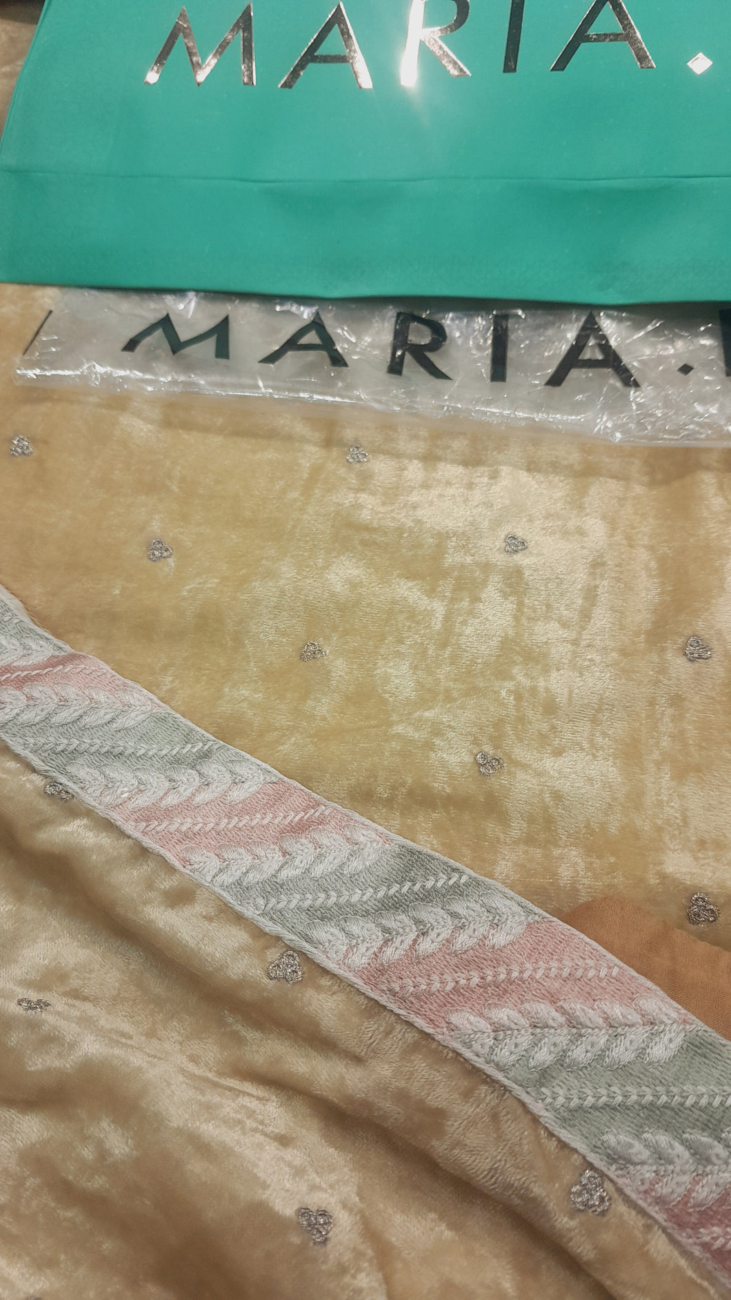 Mariab Shawl Velvet Ready to Wear