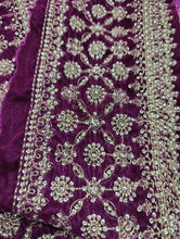 Load image into Gallery viewer, Mariab Patch Velvet
