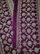 Load image into Gallery viewer, Mariab Patch Velvet
