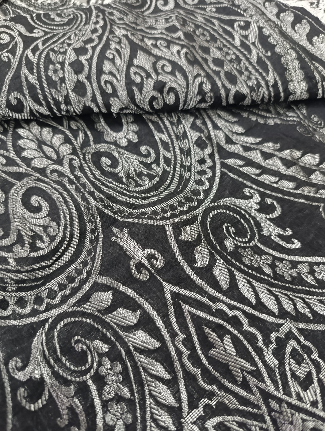Mariab Fabric Jacquard