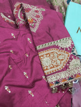 Load image into Gallery viewer, Mariab Saree Ready to Wear Banarsi Style
