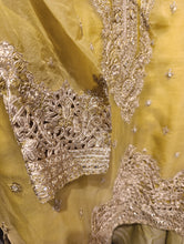 Load image into Gallery viewer, Mariab 2-Piece Ready To Wear
