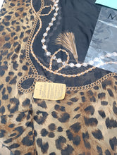 Load image into Gallery viewer, Mariab Duppta Ready to wear leopard Print

