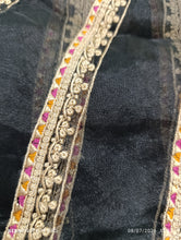 Load image into Gallery viewer, Mariab Neckline Patti
