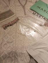 Load image into Gallery viewer, Mariab 2-Piece Ready to wear
