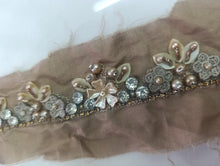 Load image into Gallery viewer, Mariab Neckline / patch Hand work
