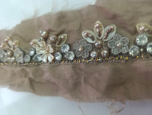 Load image into Gallery viewer, Mariab Neckline / patch Hand work
