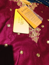 Load image into Gallery viewer, Mariab Frock Ready to wear velvet kids
