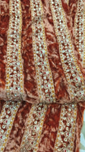 Load image into Gallery viewer, Mariab Duppta Patti velvet
